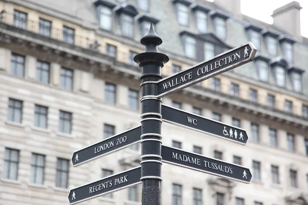 Londra sokak tabela