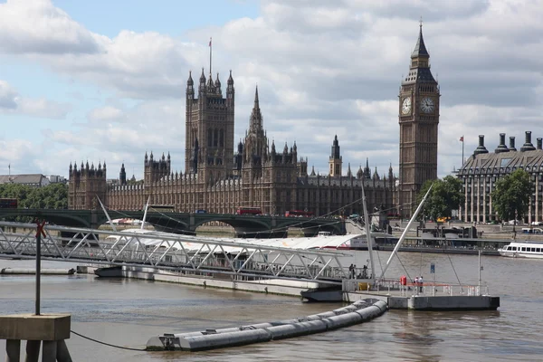 London Eye sopra la città — Foto Stock