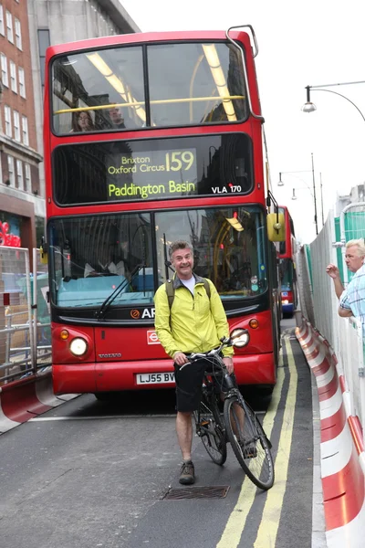 Typischer roter Londoner Bus — Stockfoto