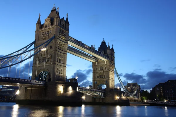 Wieczorem tower bridge, Londyn, Wielka Brytania — Zdjęcie stockowe