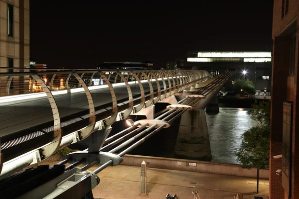 Vista en el puente Millennium — Foto de Stock