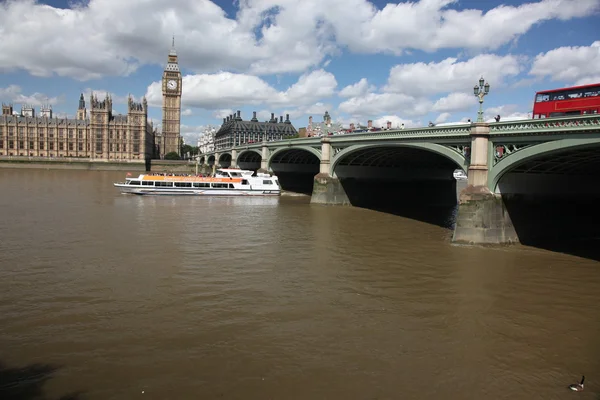Big Ben y la Cámara del Parlamento en Londres, Reino Unido —  Fotos de Stock