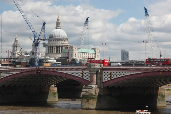 Thames, Blackfriars bridge and St Paul's cathedral — Stock Photo, Image