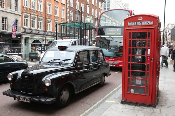 Vagnen, även kallad london taxi eller svart cab — Stockfoto