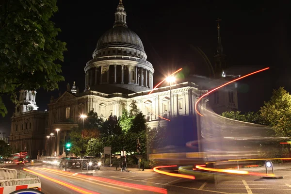 Catedral de San Pablo. Londres por la noche — Foto de Stock