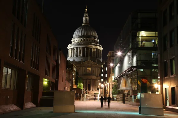 Cathédrale St. Pauls. Londres la nuit — Photo