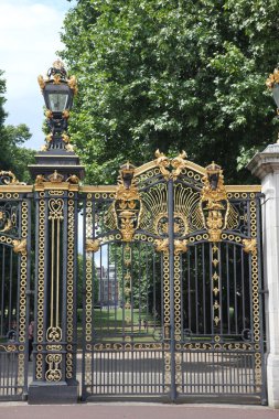 yeşil park ve Londra'nın merkezi arasındaki tarihsel kapı parçası