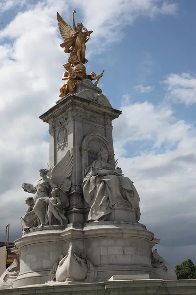 Estátua de escultura de mármore da rainha Vitória — Fotografia de Stock