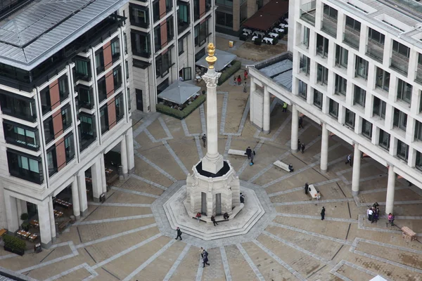 ロンドンの大きい火 1666 年記念する記念碑 — ストック写真