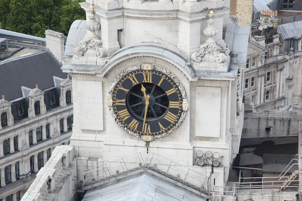 上塔、 伦敦、 英格兰的时钟 — 图库照片