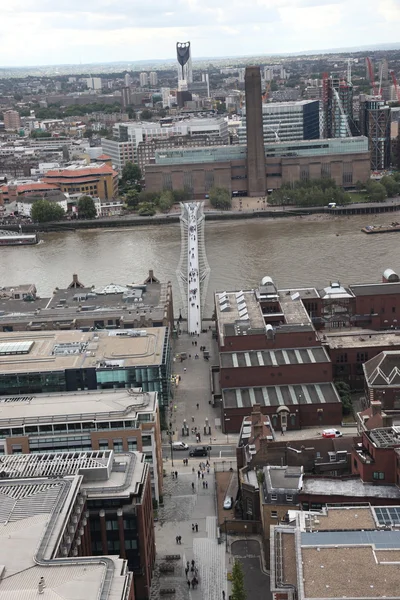 Brug over de rivier de thames, Londen, Engeland — Stockfoto