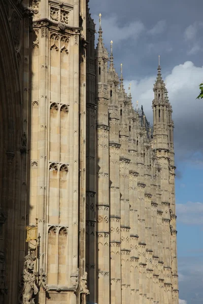 Husen i parlamentet, westminster palace, london gotisk arkitektur — Stockfoto