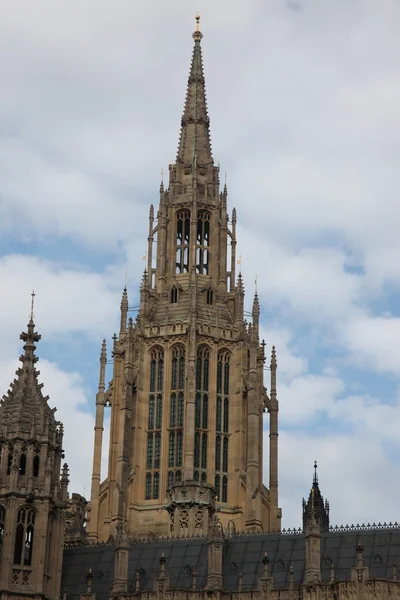 Husen i parlamentet, westminster palace, london gotisk arkitektur — Stockfoto