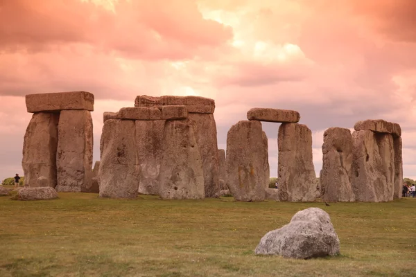 Stonehenge dramatik gökyüzü ile — Stok fotoğraf