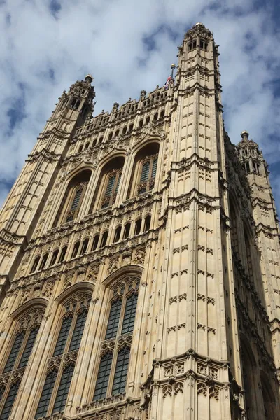 Casas del Parlamento, Westminster Palace, Londres arquitectura gótica — Foto de Stock