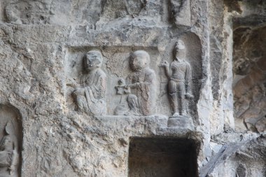Longmen mağarasını