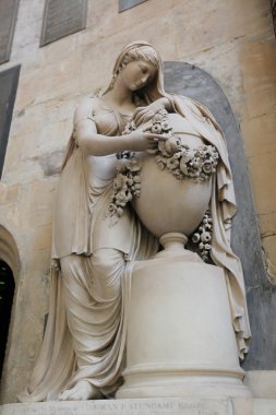 banyo abbey, İngiltere dışında tanrıça heykeli.