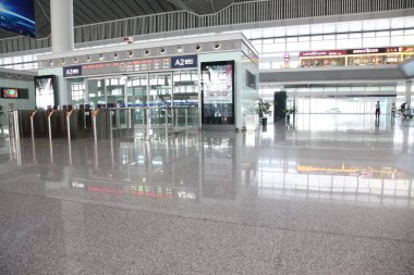 yüksek hızlı trenler için Guangzhou Güney Demiryolu İstasyonu