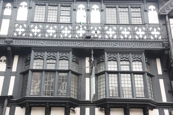 Fassadenhaus im Tudor-Stil in chester — Stockfoto