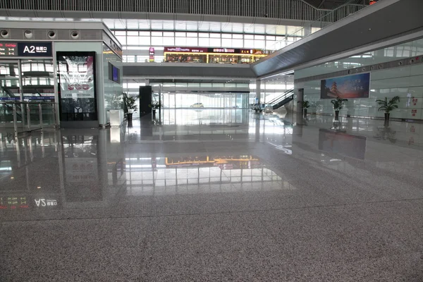 yüksek hızlı trenler için Guangzhou Güney Demiryolu İstasyonu