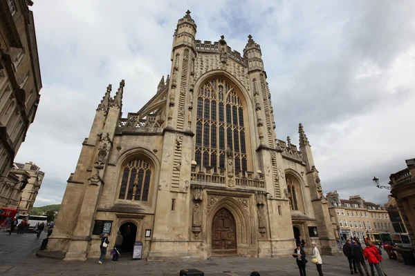 La facciata gotica dell'Abbazia di Bath, Inghilterra — Foto Stock