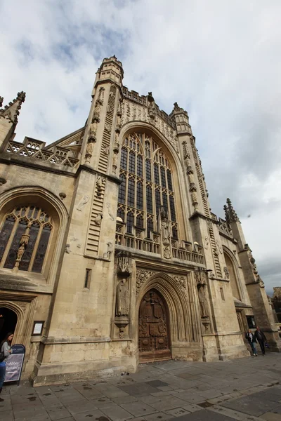 Den gotiska fasaden bath abbey, england — Stockfoto