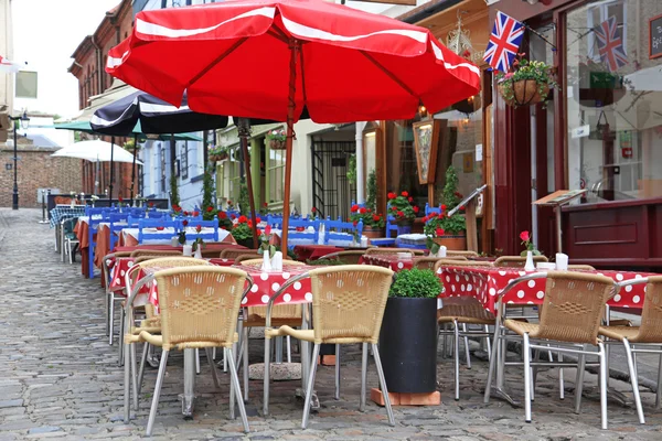 Vazio clássico europeu rua café — Fotografia de Stock