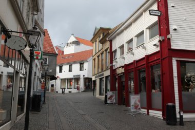 Stavanger, Norveç eski bölümü beyaz evler sokak