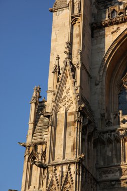York Minster (İngiltere nin en büyük Ortaçağ kilise)