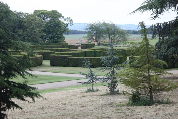 Zahradní poblíž Hrad howard - hrabství yorkshire, Anglie — Stock fotografie