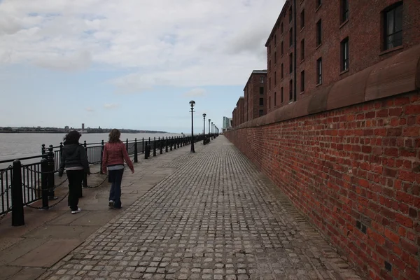 Nadmorskiej promenady w Liverpoolu w Anglii uk — Zdjęcie stockowe