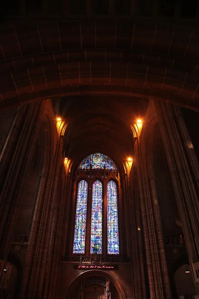 Innenraum der anglikanischen Kathedrale von Liverpool — Stockfoto