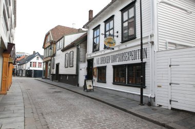 Stavanger, Norveç eski bölümü beyaz evler sokak
