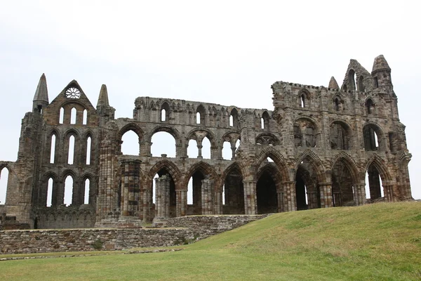 Ruiny opactwa whitby, yorkshire, Anglia — Zdjęcie stockowe