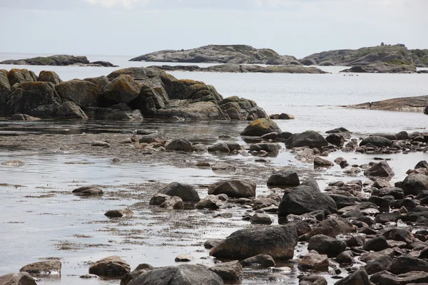 Orilla pedregosa en Noruega — Foto de Stock