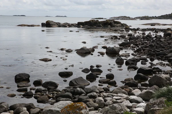 Norveç'te taşlı shore — Stok fotoğraf