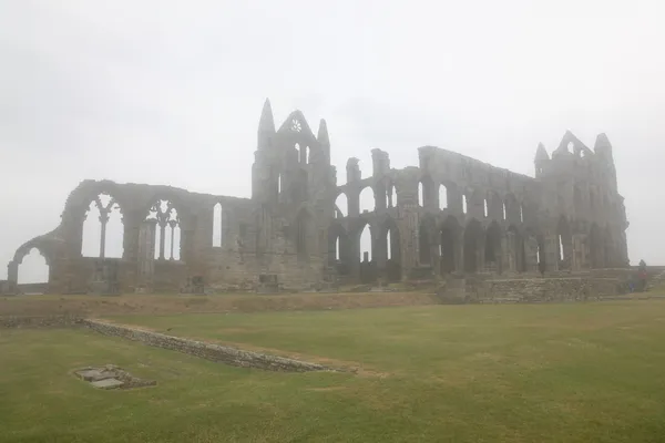 惠特比修道院，约克郡，英格兰的废墟 — 图库照片