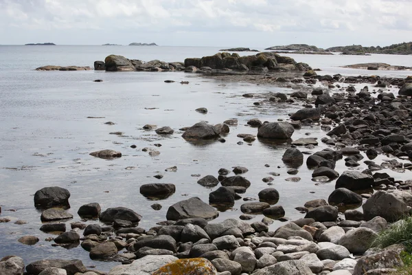Norveç'te taşlı shore — Stok fotoğraf