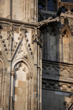 York Minster (İngiltere nin en büyük Ortaçağ kilise)