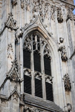 York Minster (İngiltere nin en büyük Ortaçağ kilise)