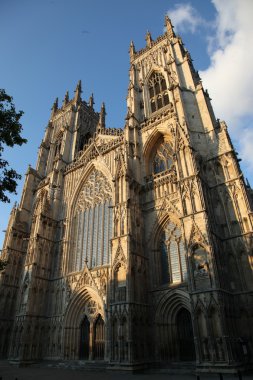 York Minster (İngiltere nin en büyük Ortaçağ kilise)