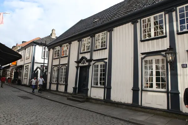 Typische Noorse architectuur in stavanger — Stockfoto