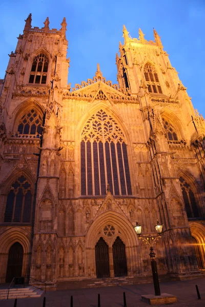 York Minster ночью, York, Англия — стоковое фото