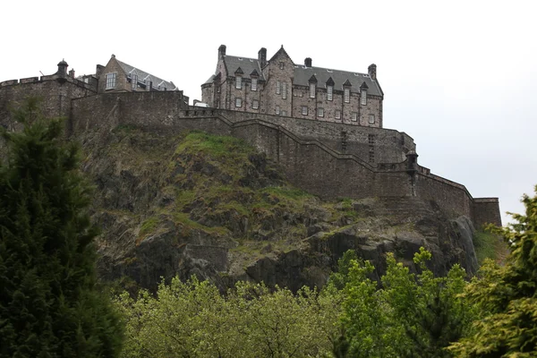 Edinburgh Castle on Castle Rock a Edimburgo, Scozia, Regno Unito — Foto Stock