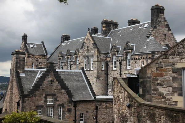 イギリス、スコットランド、エディンバラ城岩の上のエディンバラ城 — ストック写真
