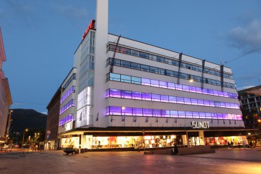 Bergen-geceleri, Norveç