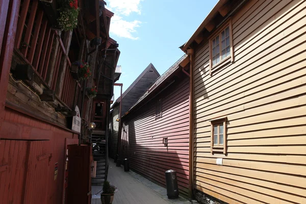 Detalhe arquitetônico dos edifícios, na cidade de Bergen, Noruega — Fotografia de Stock