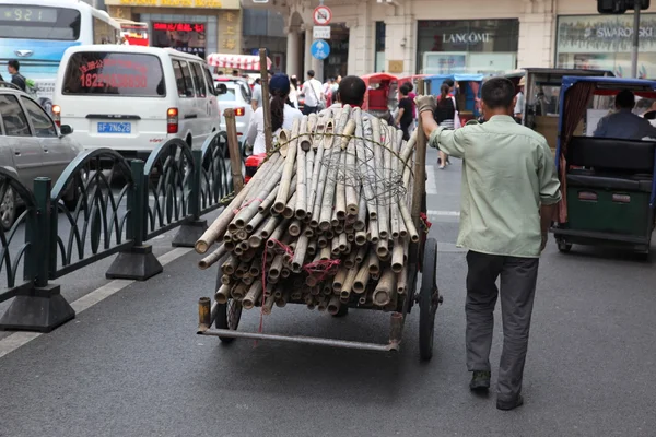 Overloaded bike, Shanghai, China — Stock Photo, Image