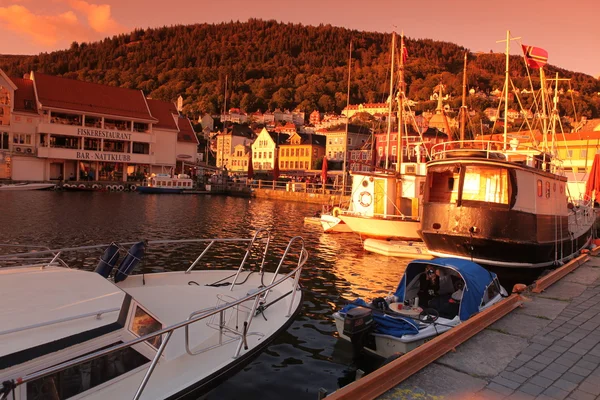 帆船游艇在卑尔根港。挪威 — 图库照片