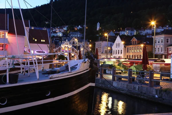 Noche Bergen, Noruega —  Fotos de Stock